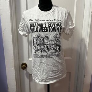 Girl Tribe Co Halloweentown Graphic Tee in S